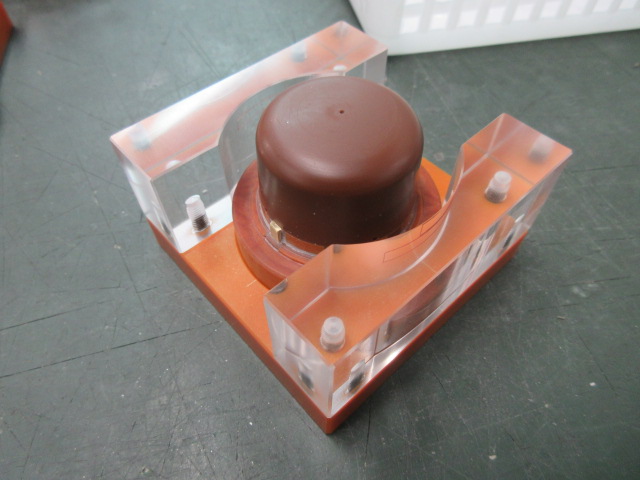 クリームボトル用検査治具